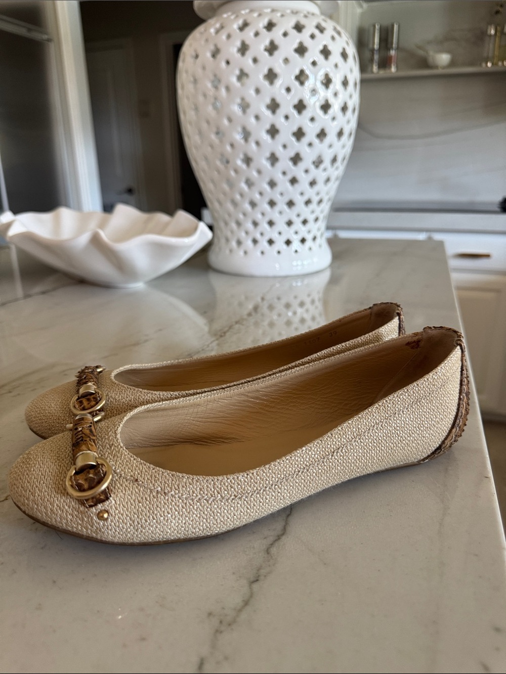 DIOR Women’s Cream Textured Ballet Flats with Gold Hardware EU 39 - Picture 3 of 5